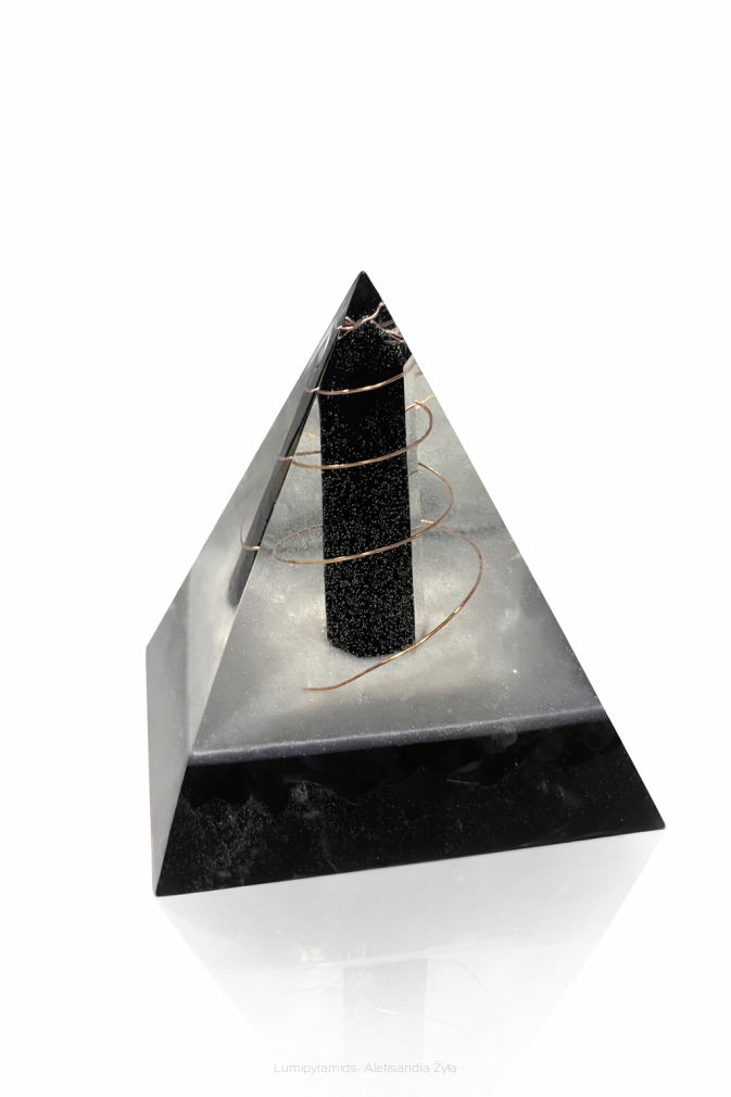 LUMI Obelisk Spiral 11
